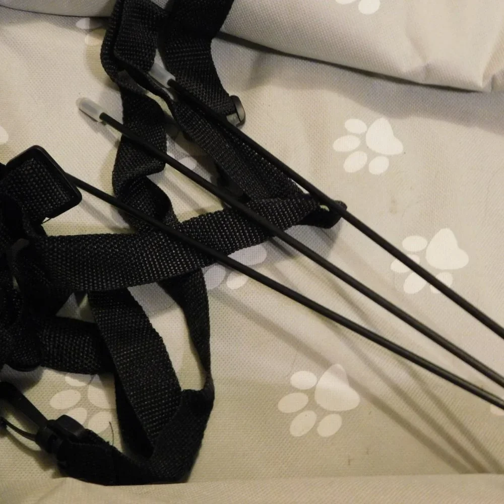 PET Car Seat Strap to Back or front seat Gray with paw prints